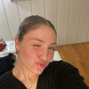 Meet your Posher, Alice